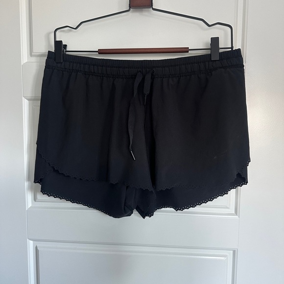 Lululemon Black Elastic Waistband Pants - excellent condition - Picture 1 of 4